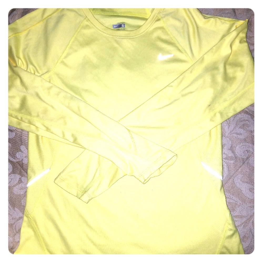 Sz Small Nike FIT Dry top